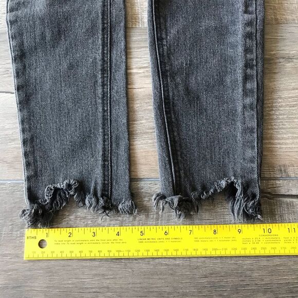 Wild Fable Faded Black Distressed Knee Raw Edge Skinny Jeans Sz 6 - Picture 11 of 16